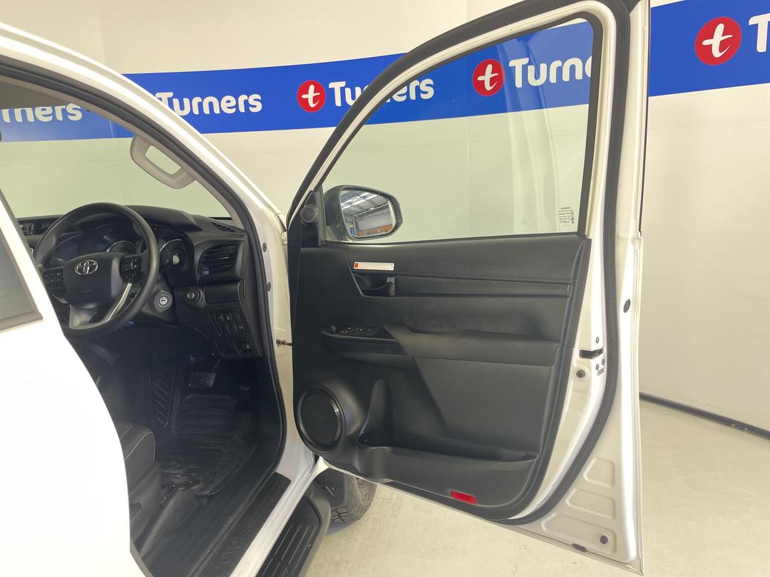 Photo '15' of Toyota Hilux