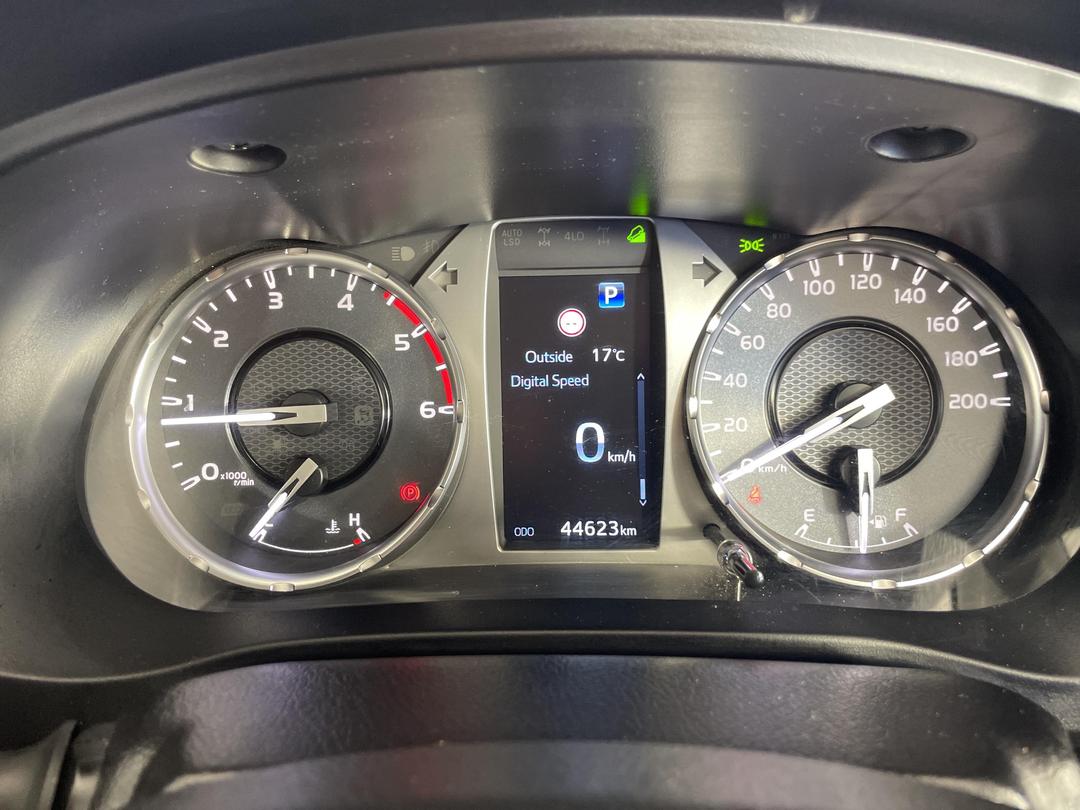 Photo '21' of Toyota Hilux