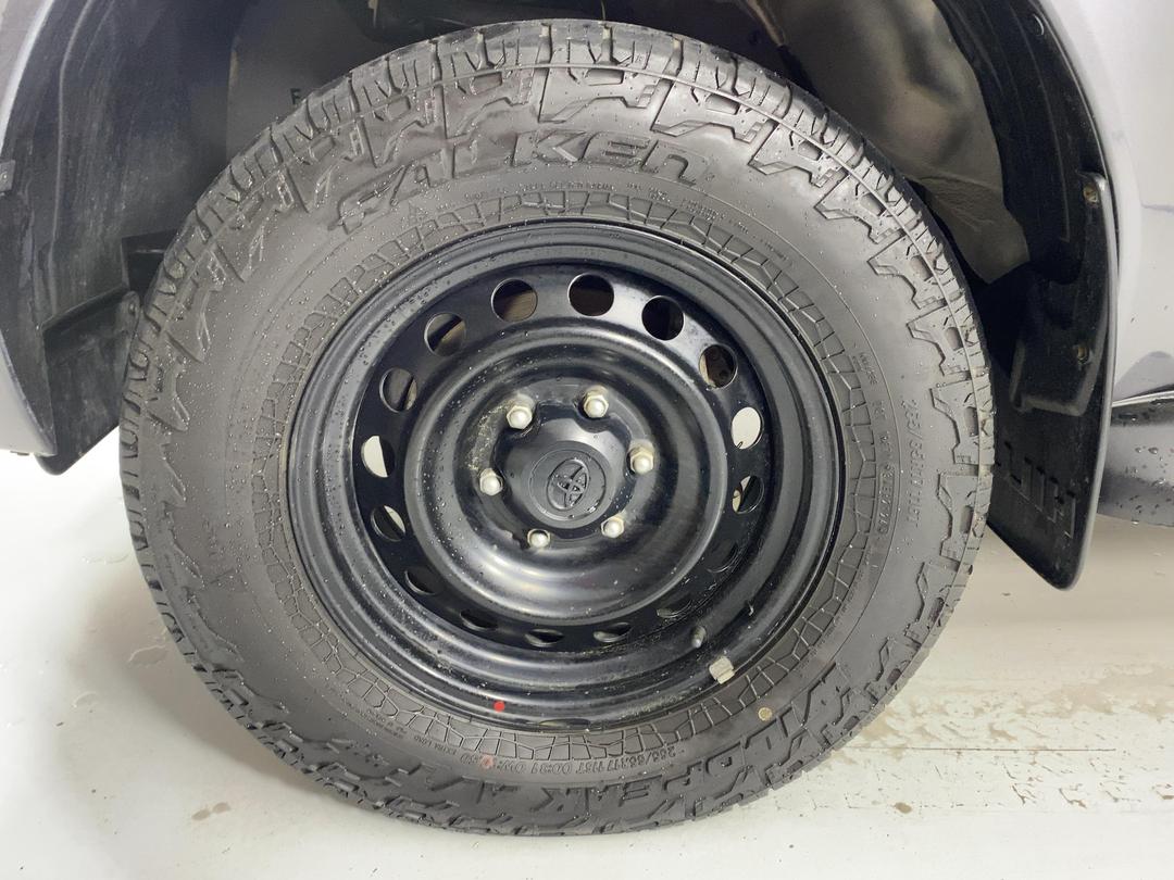 Photo '10' of Toyota Hilux
