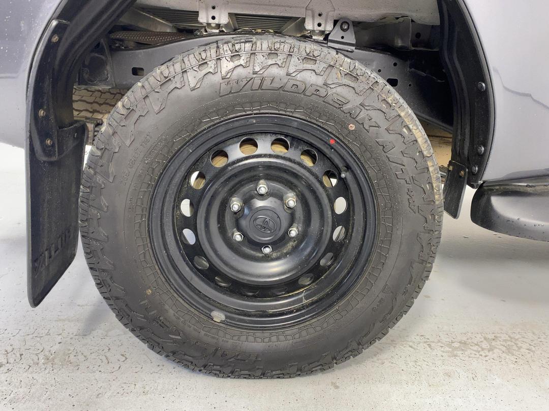 Photo '12' of Toyota Hilux