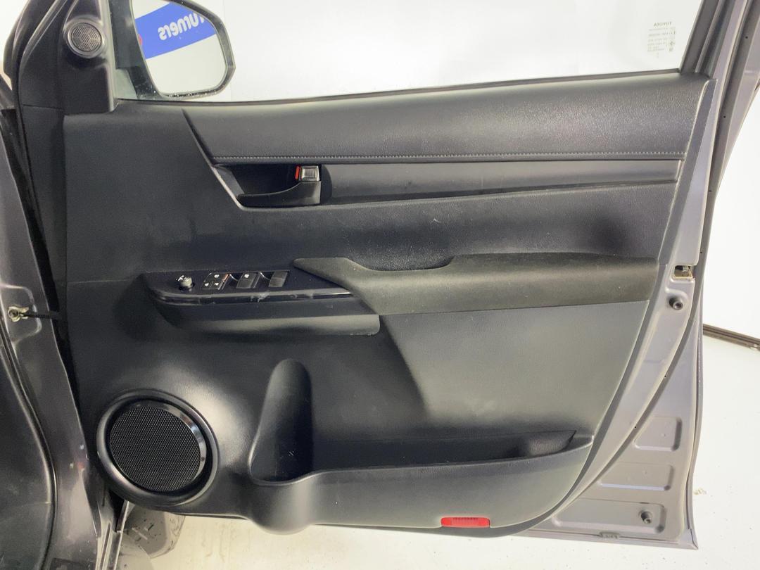 Photo '15' of Toyota Hilux