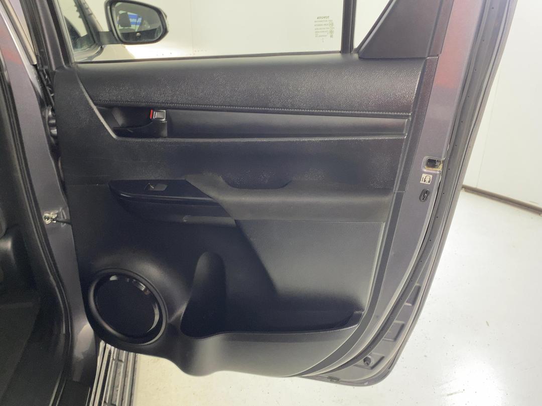 Photo '19' of Toyota Hilux