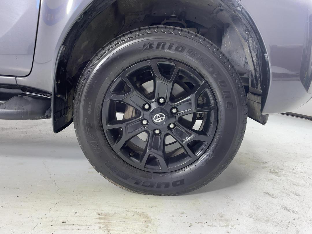 Photo '9' of Toyota Hilux