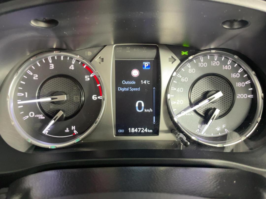 Photo '21' of Toyota Hilux