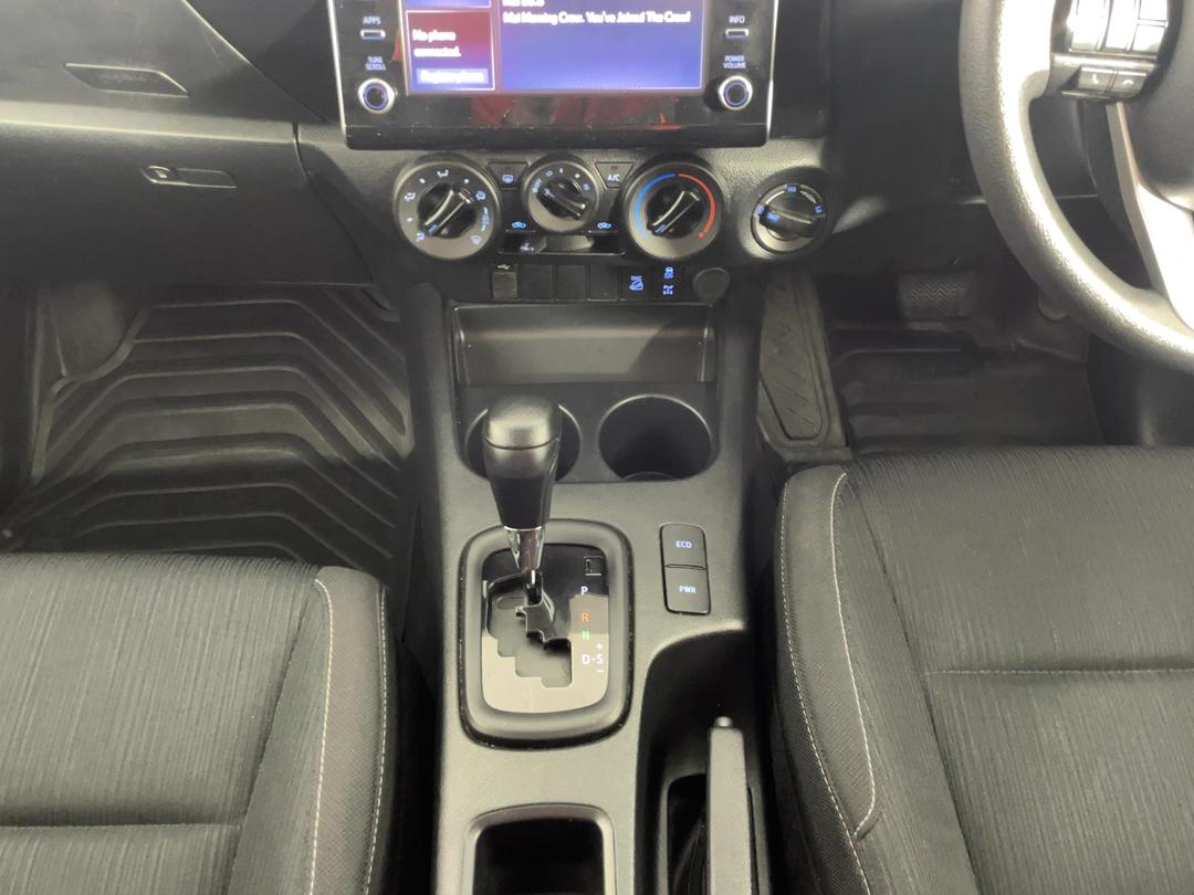 Photo '18' of Toyota Hilux