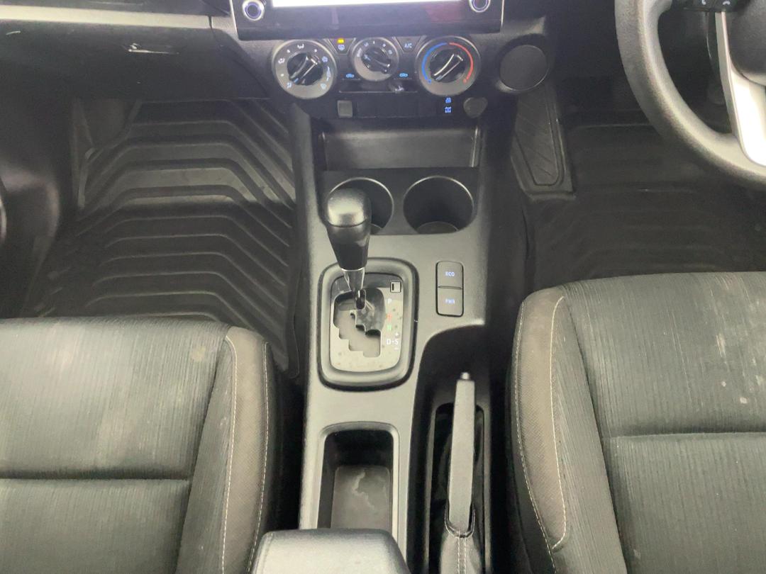Photo '18' of Toyota Hilux