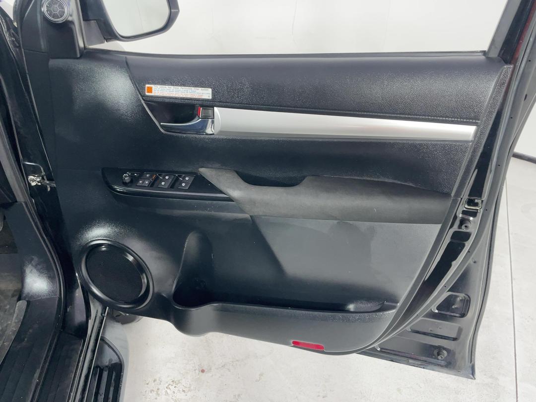 Photo '15' of Toyota Hilux