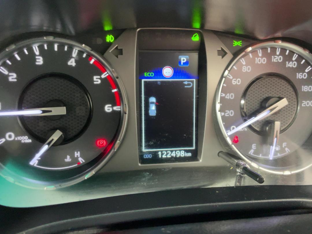 Photo '21' of Toyota Hilux