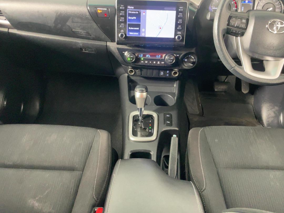Photo '18' of Toyota Hilux