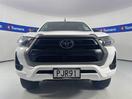 Thumbnail '2' of Toyota Hilux