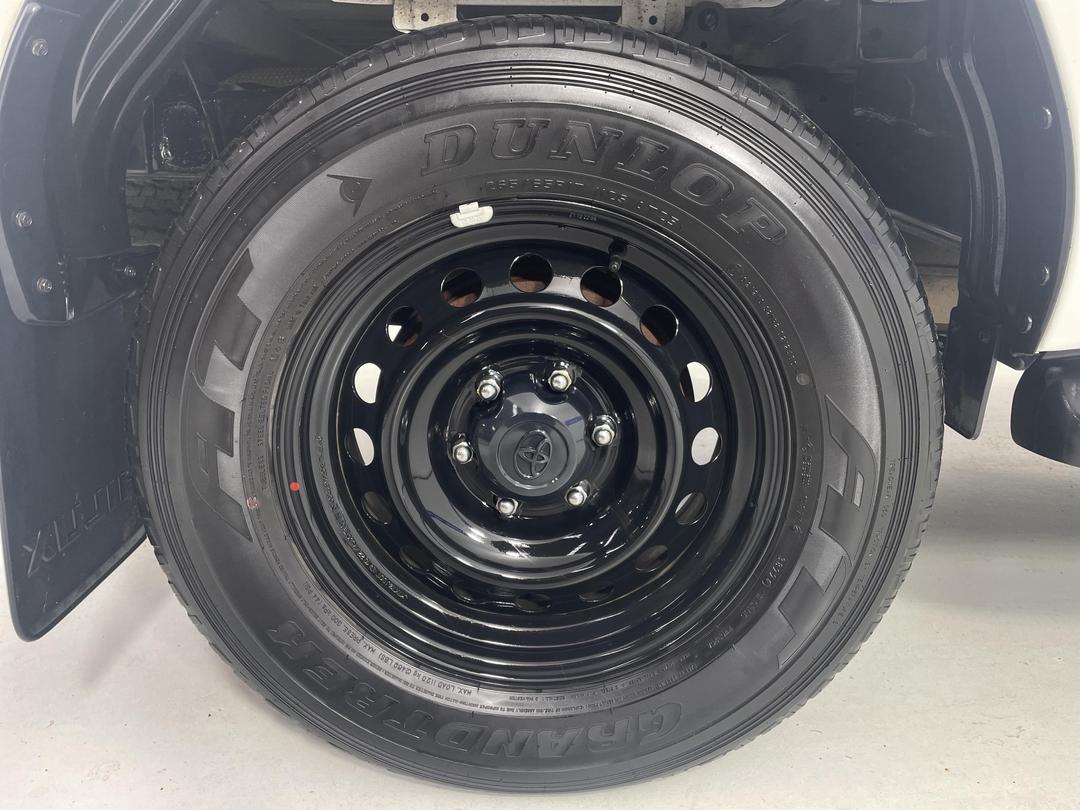 Photo '12' of Toyota Hilux