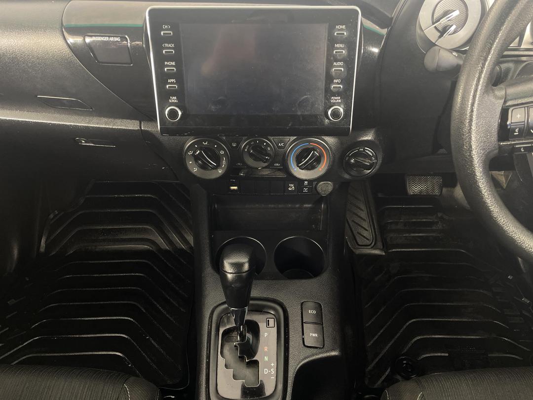 Photo '18' of Toyota Hilux