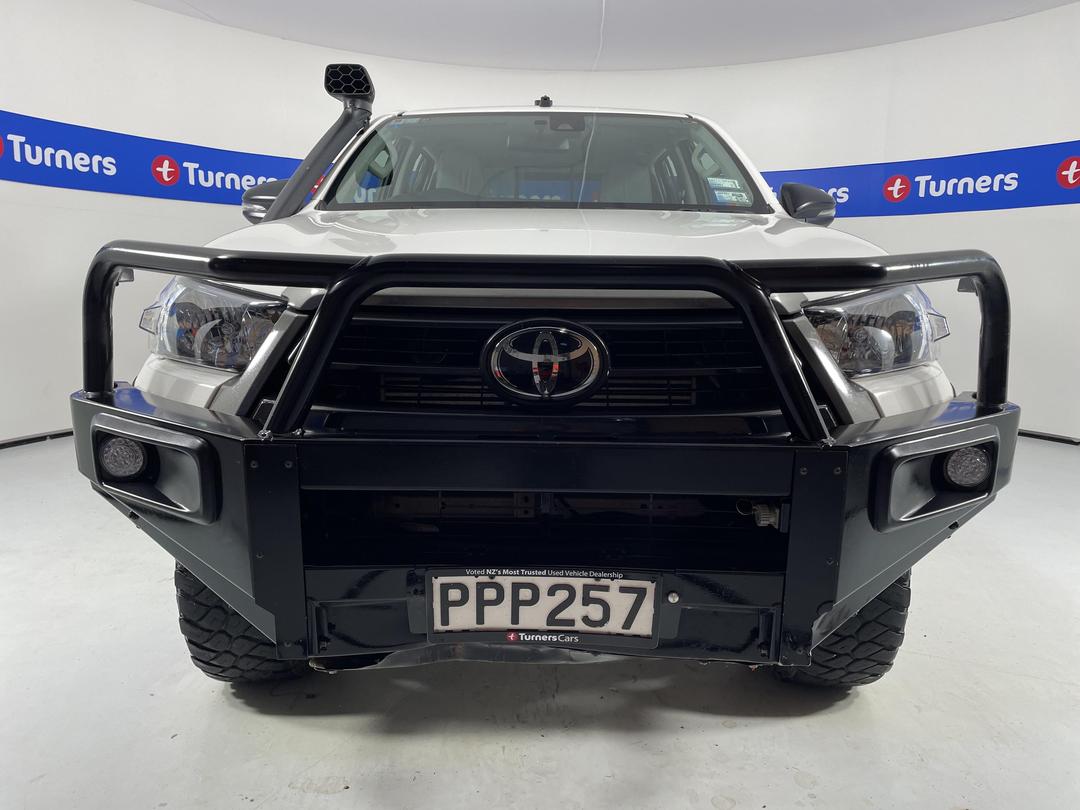 Photo '2' of Toyota Hilux