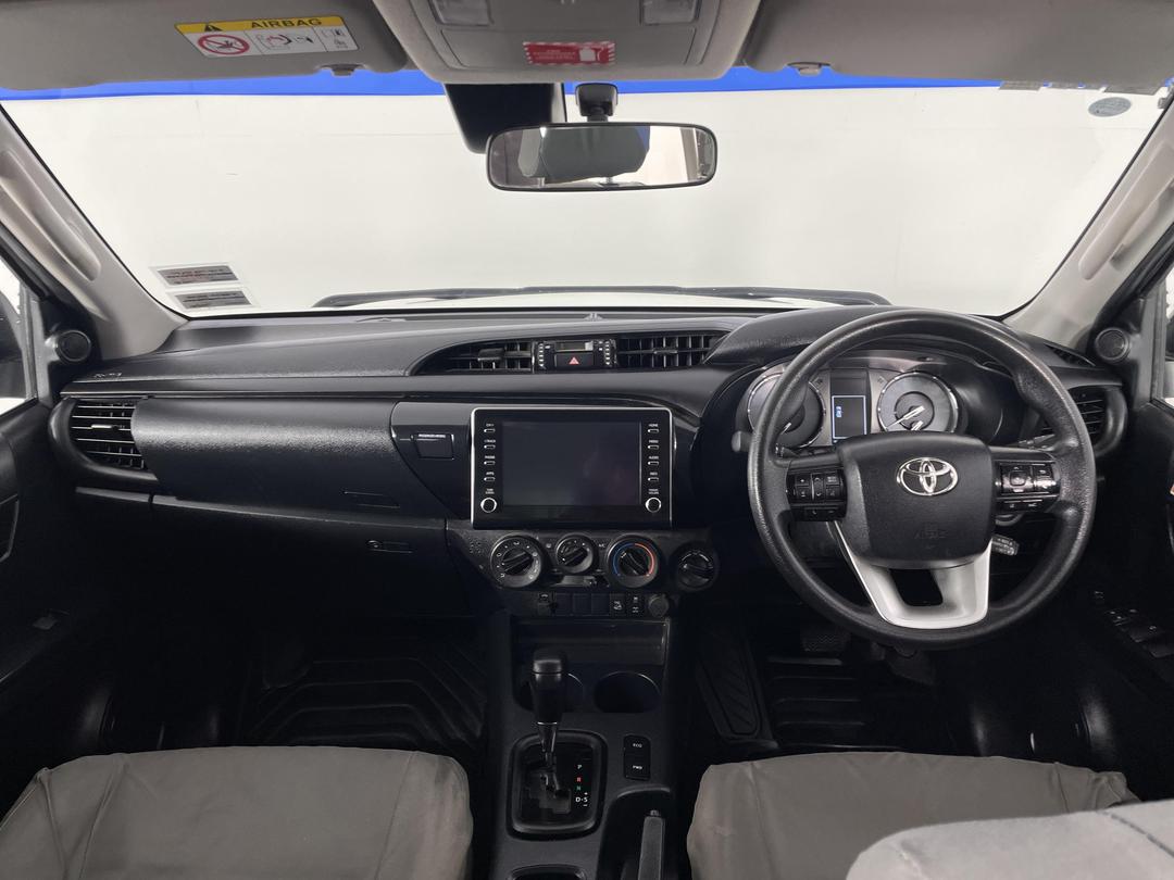 Photo '17' of Toyota Hilux