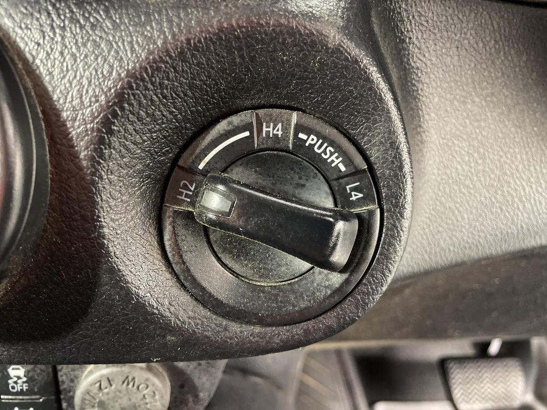 Photo '28' of Toyota Hilux