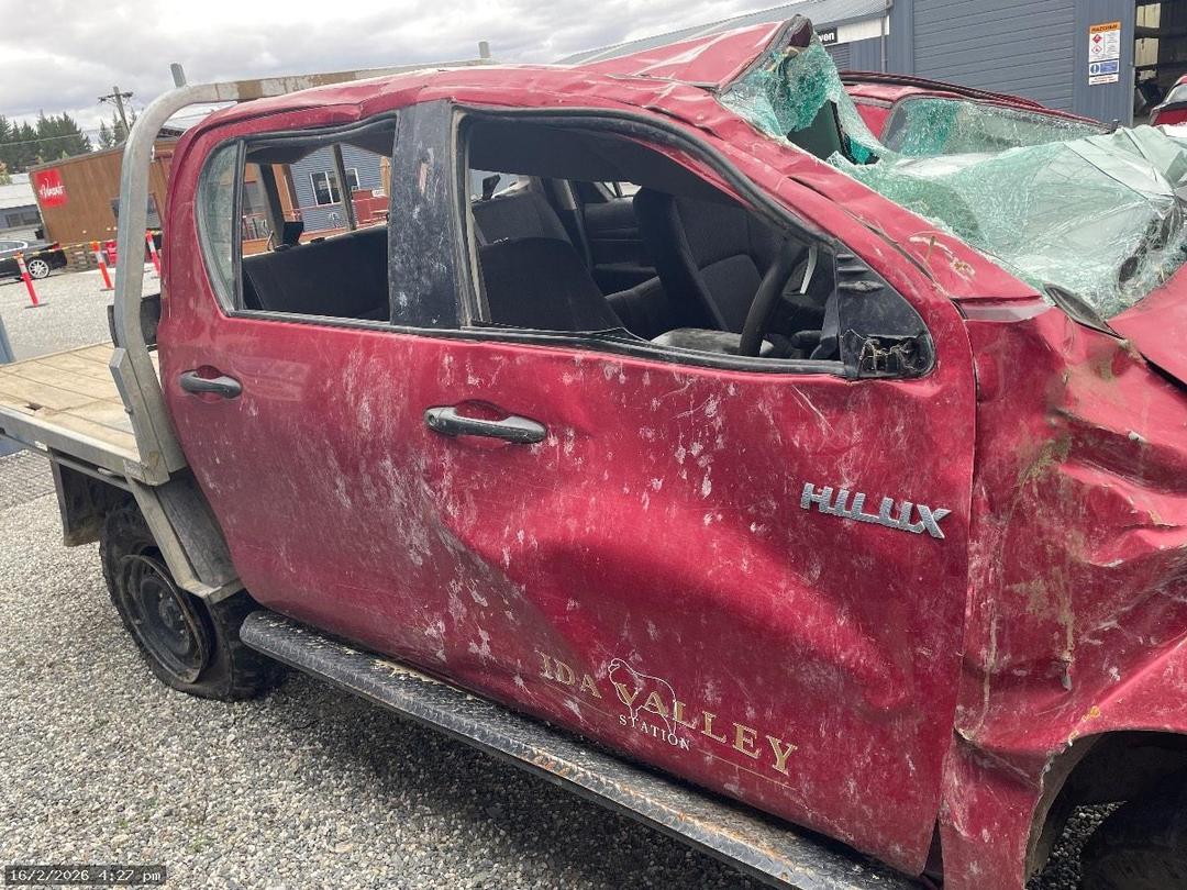 Photo '6' of Toyota Hilux SR TD DC/CC