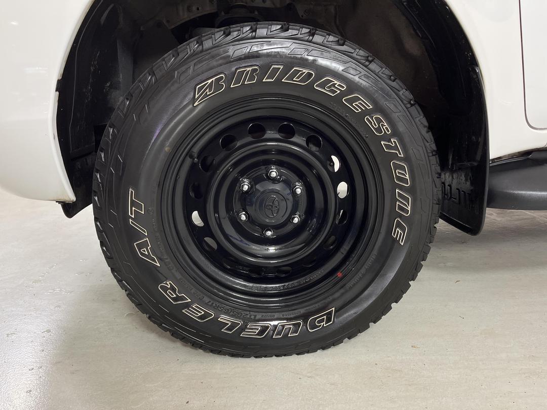 Photo '10' of Toyota Hilux