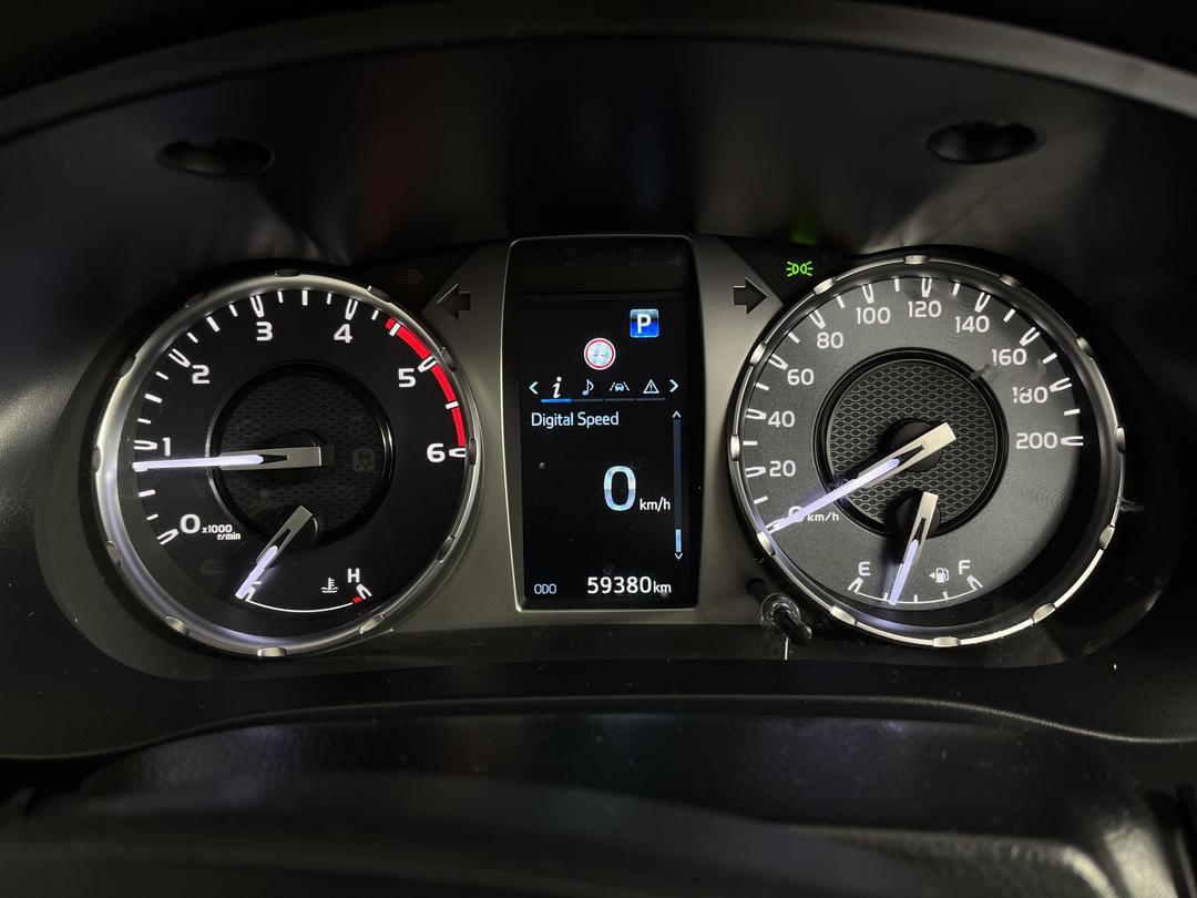 Photo '21' of Toyota Hilux