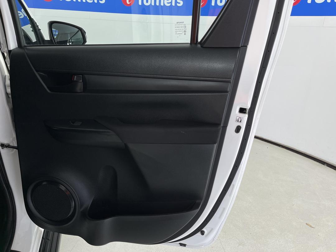 Photo '19' of Toyota Hilux