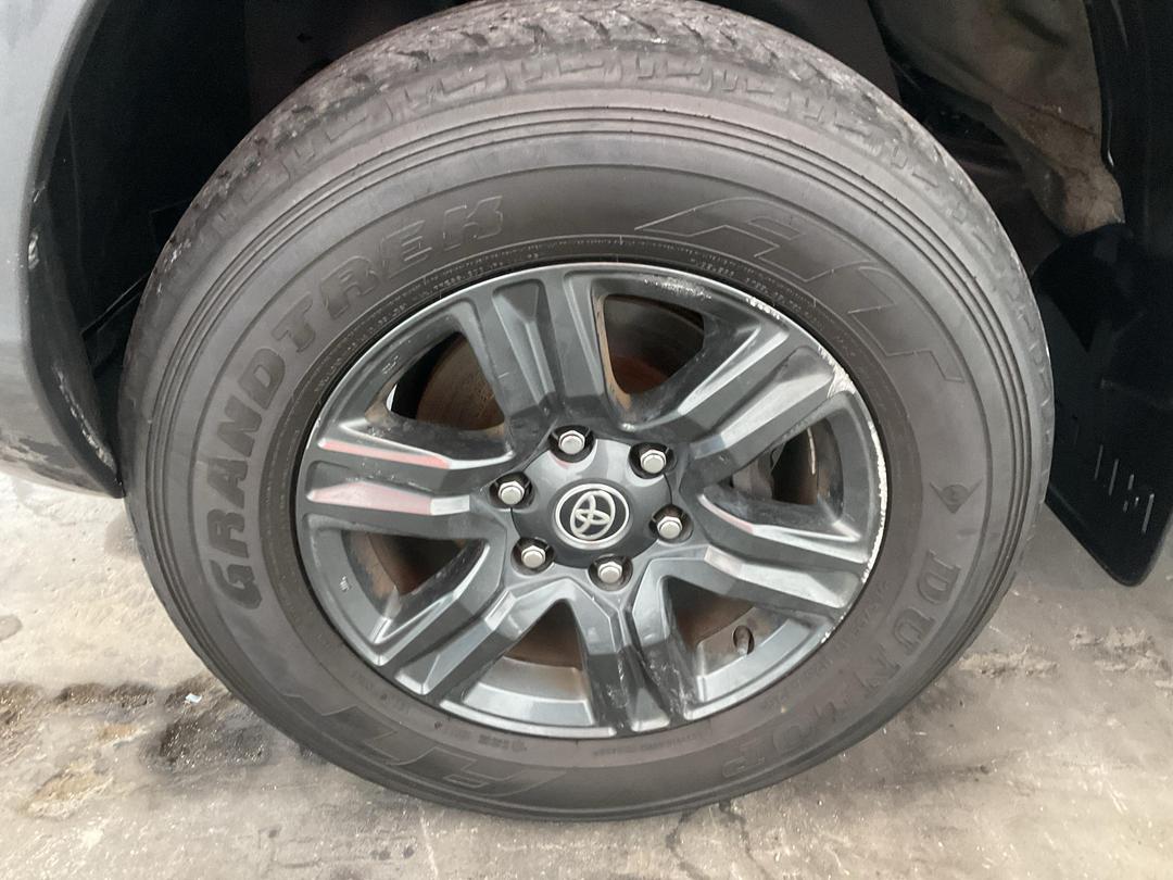 Photo '7' of Toyota Hilux SR5 TD DC