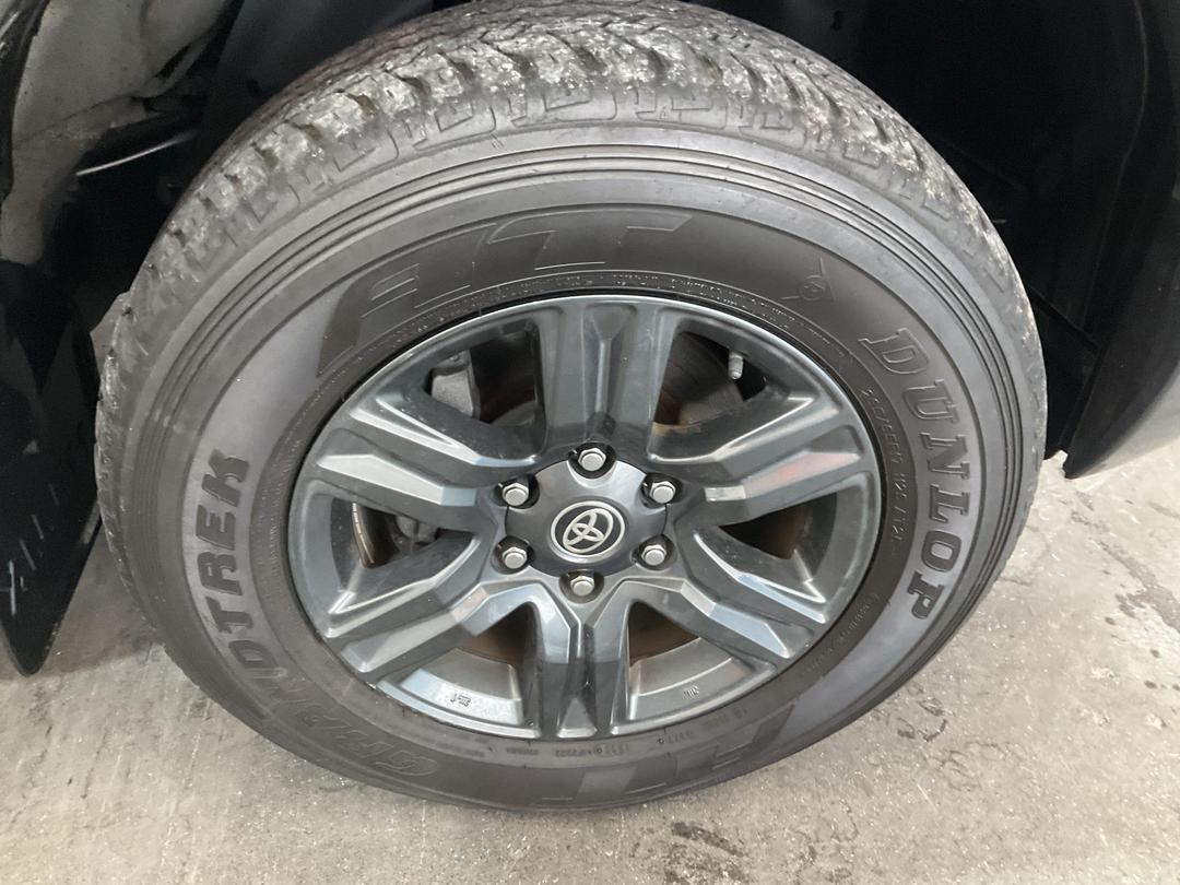 Photo '10' of Toyota Hilux SR5 TD DC