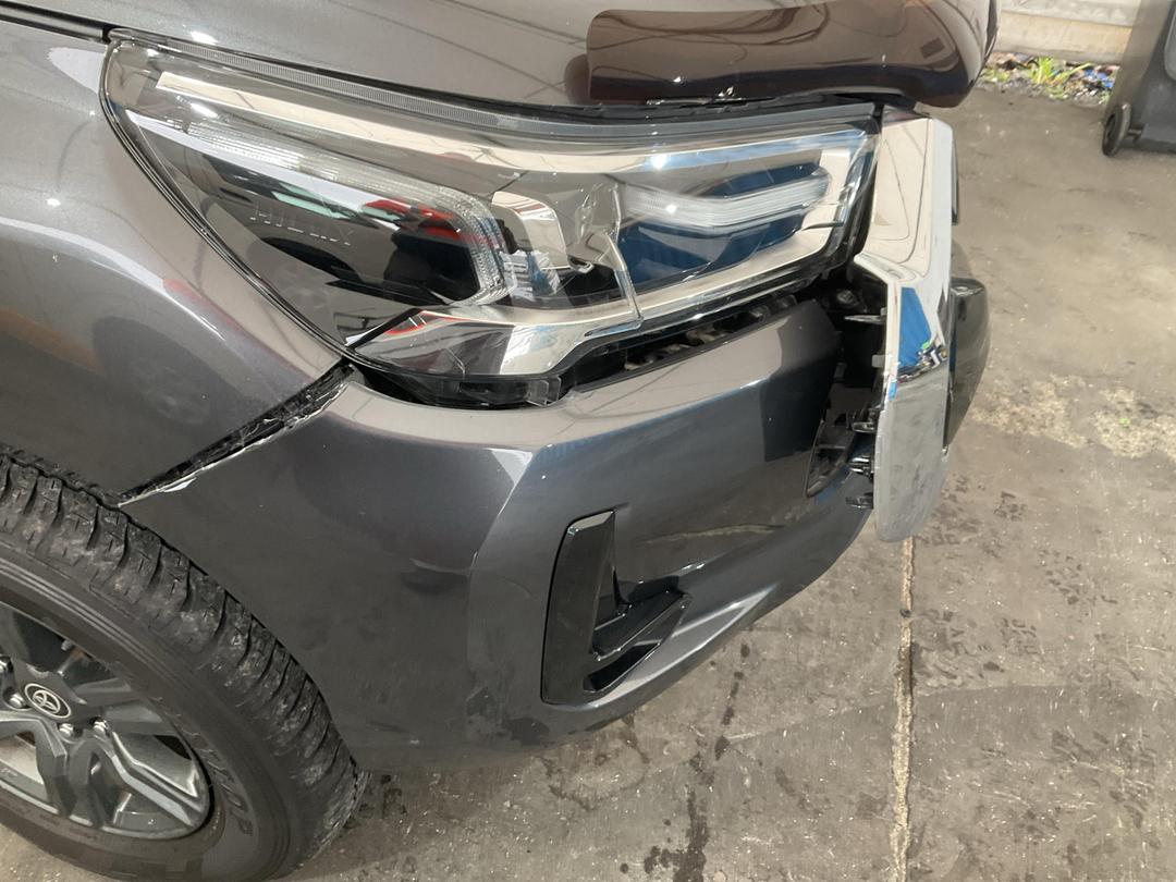 Photo '11' of Toyota Hilux SR5 TD DC