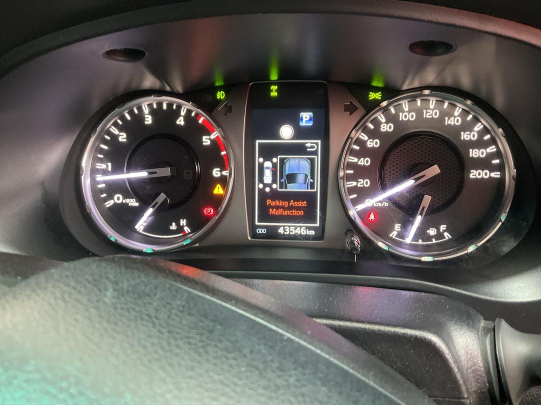 Photo '17' of Toyota Hilux SR5 TD DC