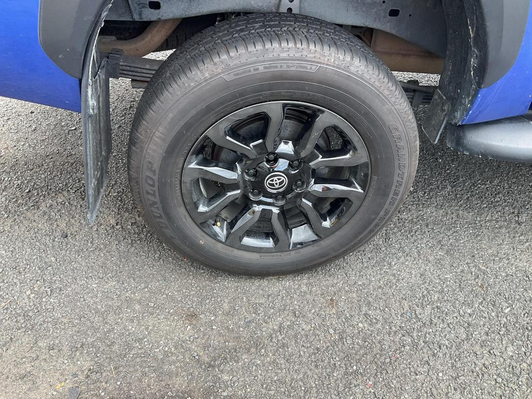 Photo '11' of Toyota Hilux SR5 Cruiser TD DC