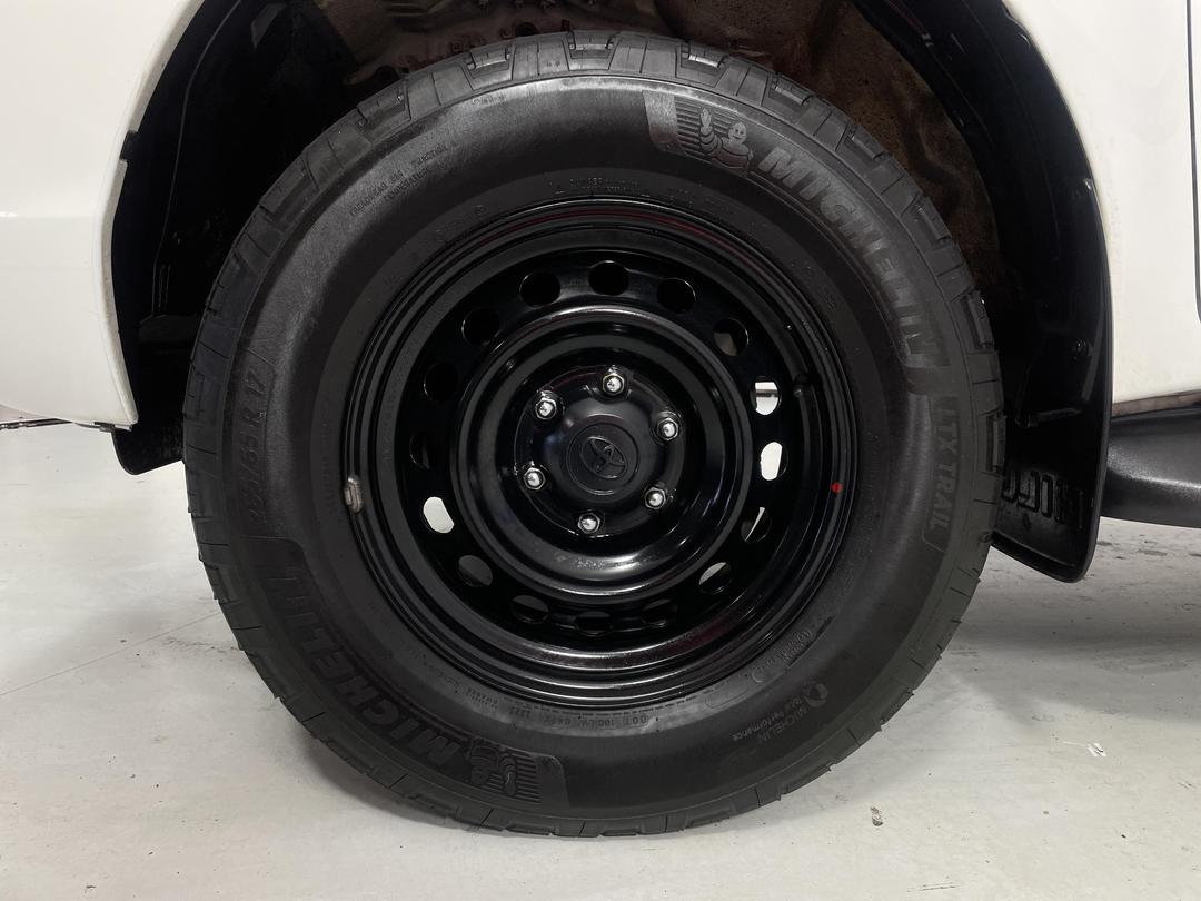 Photo '10' of Toyota Hilux