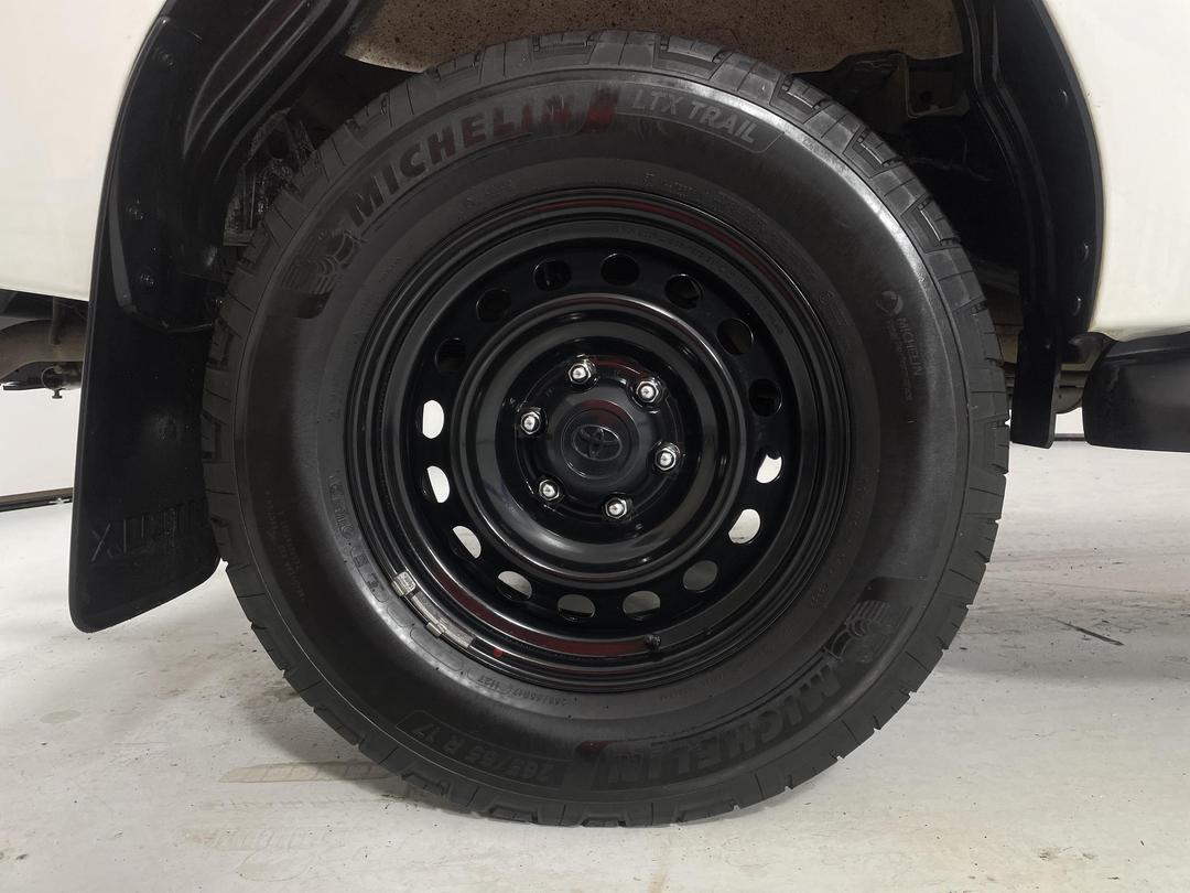 Photo '12' of Toyota Hilux