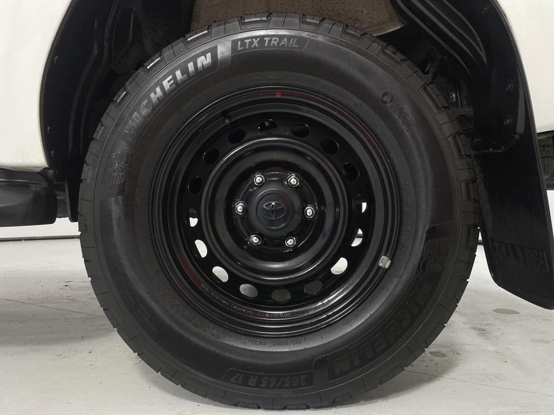 Photo '11' of Toyota Hilux