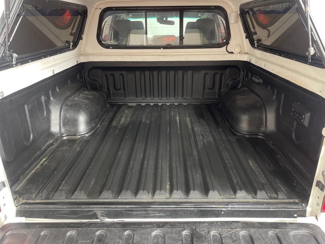 Photo '14' of Toyota Hilux