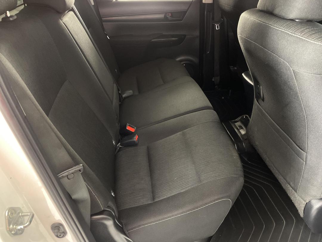 Photo '20' of Toyota Hilux