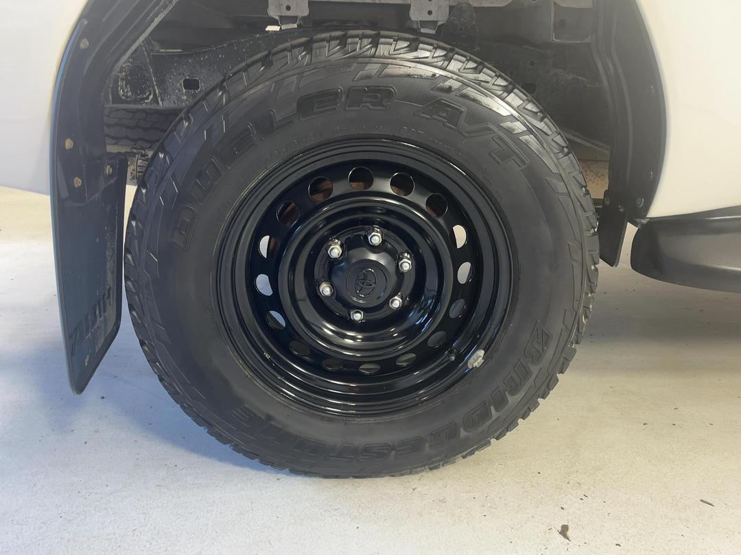 Photo '12' of Toyota Hilux