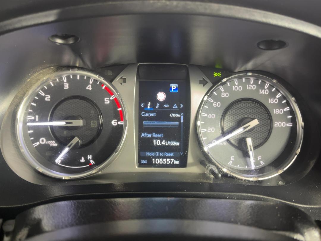 Photo '21' of Toyota Hilux