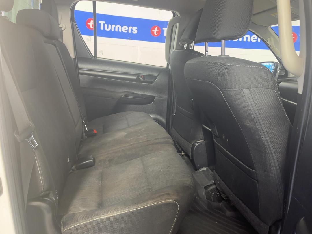 Photo '20' of Toyota Hilux