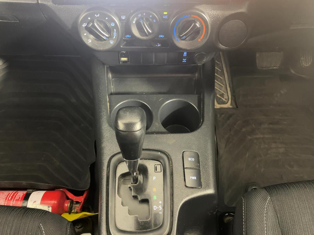 Photo '18' of Toyota Hilux