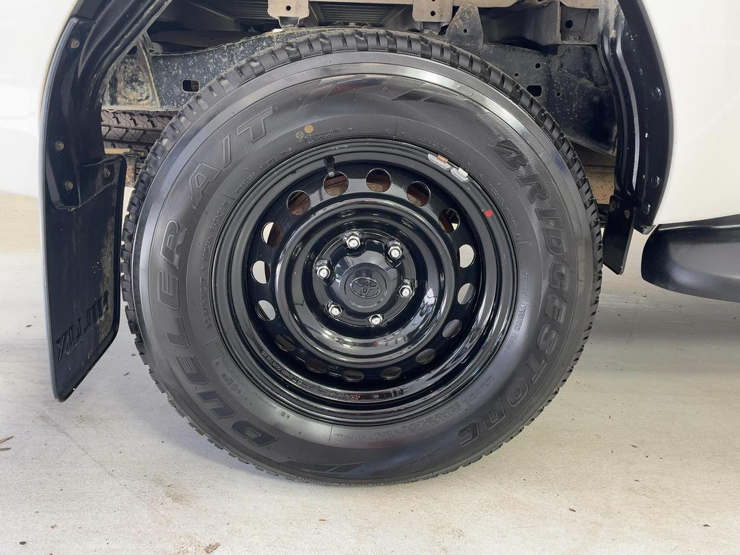 Photo '12' of Toyota Hilux