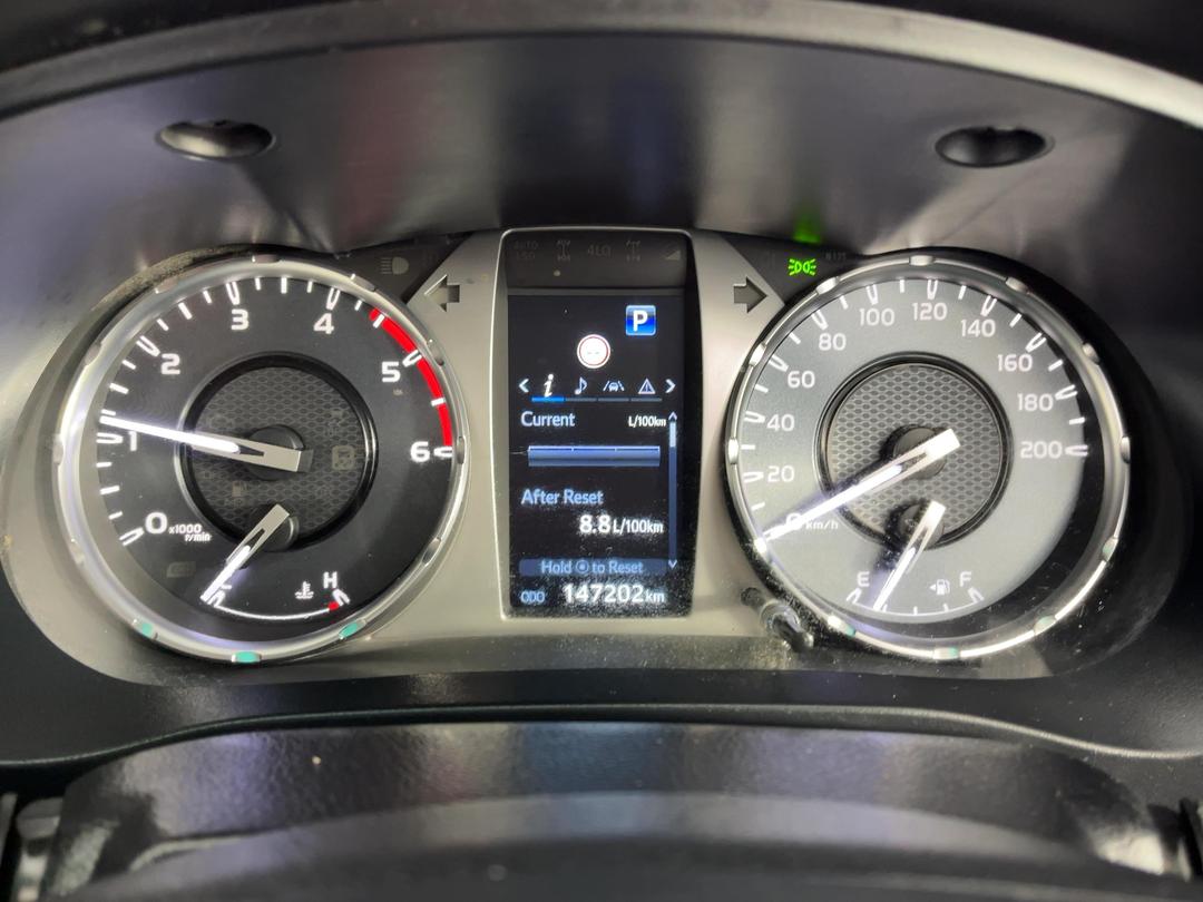 Photo '21' of Toyota Hilux