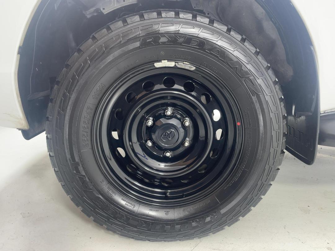 Photo '10' of Toyota Hilux