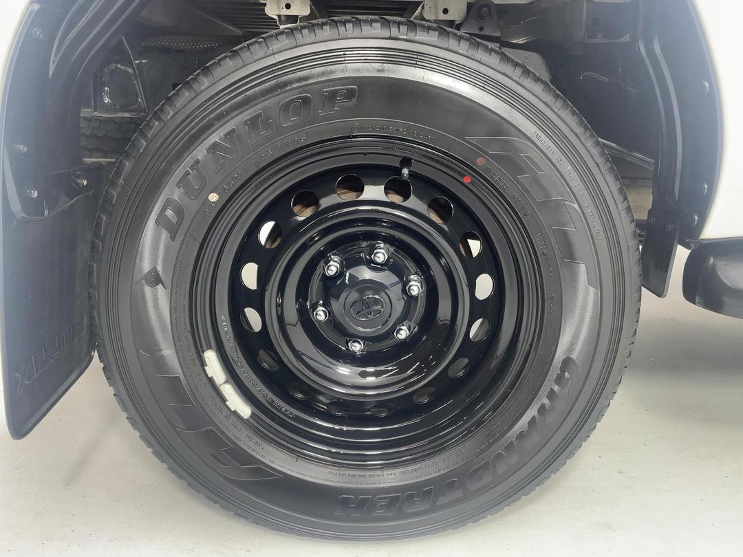 Photo '12' of Toyota Hilux
