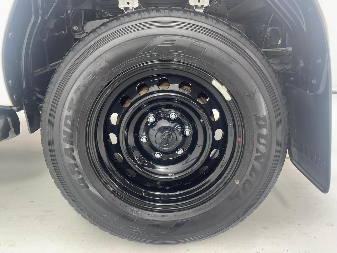 Photo '11' of Toyota Hilux