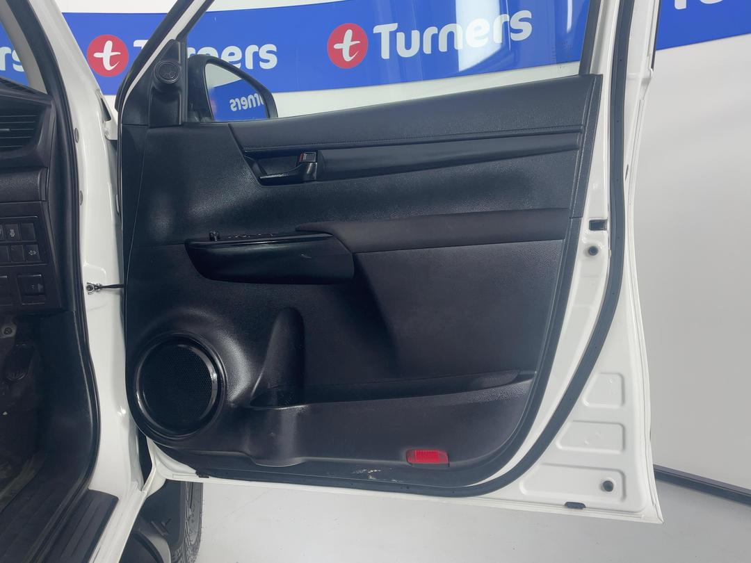 Photo '15' of Toyota Hilux