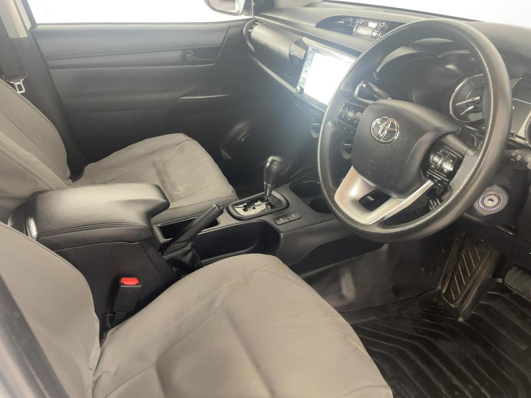 Photo '16' of Toyota Hilux