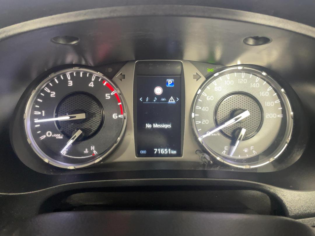 Photo '21' of Toyota Hilux