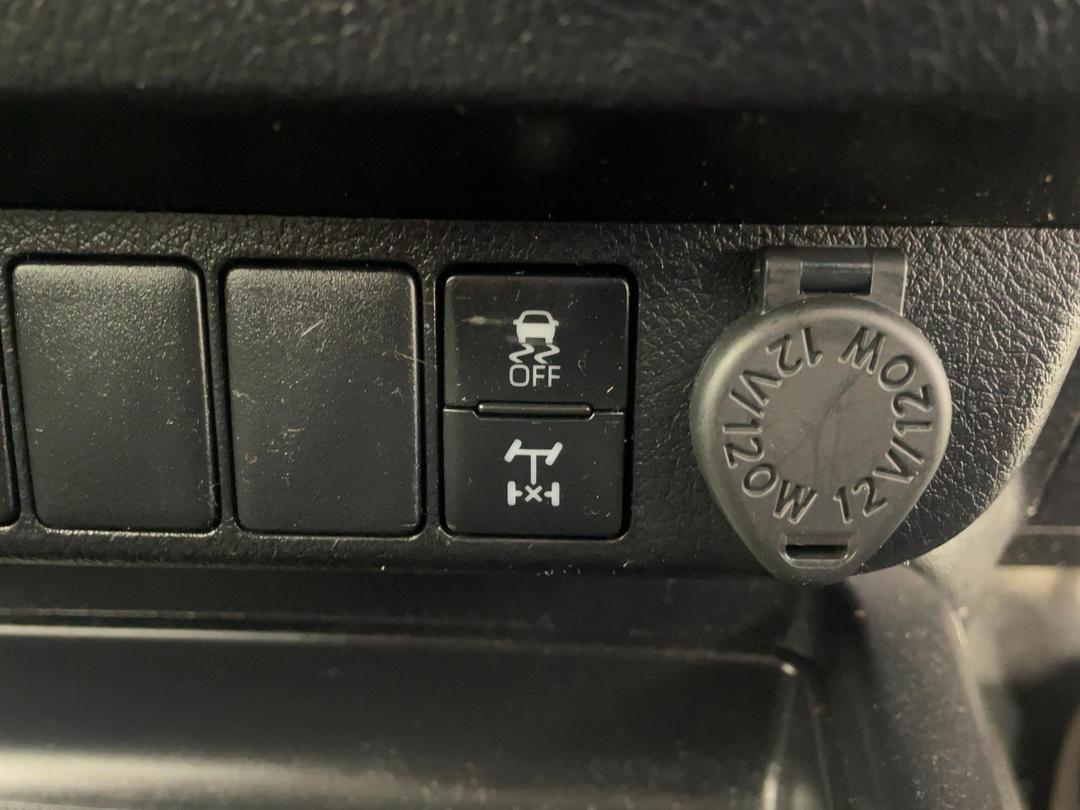 Photo '27' of Toyota Hilux