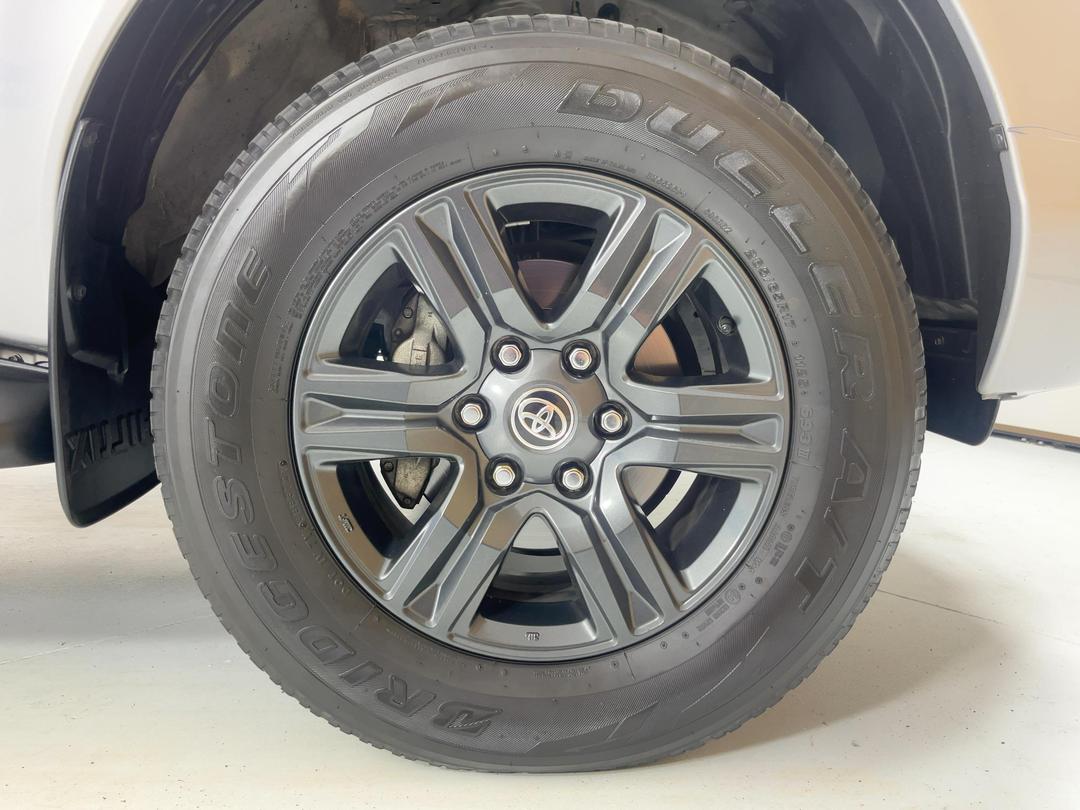 Photo '9' of Toyota Hilux