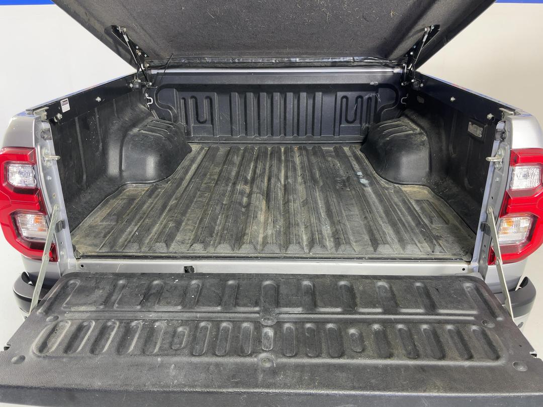 Photo '14' of Toyota Hilux