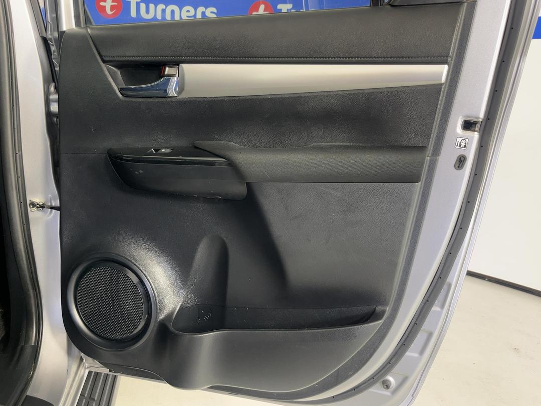 Photo '19' of Toyota Hilux