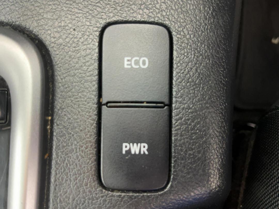 Photo '28' of Toyota Hilux